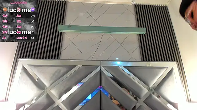 Snapshot of Ravenna666_ chatting on February 12, 2026, 8:26 pm Ravenna666 online show from February 12, 2026, 8:26 pm