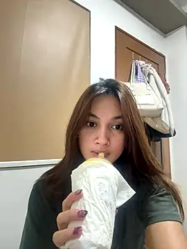 Snapshot of LanySylvia chatting on November 5, 2025, 5:13 pm LanySylvia online show from November 5, 2025, 5:13 pm