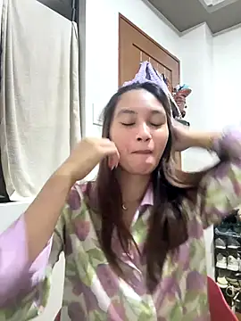 Snapshot of LanySylvia chatting on December 19, 2025, 4:36 pm LanySylvia online show from December 19, 2025, 4:36 pm