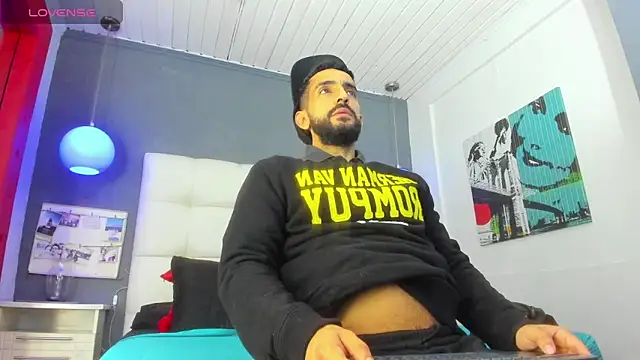 Snapshot of Yiyo10_ chatting on February 4, 2026, 4:29 am Yiyo10 online show from February 4, 2026, 4:29 am