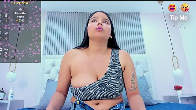 kelsy monroy online show from October 9, 2025, 7:56 pm