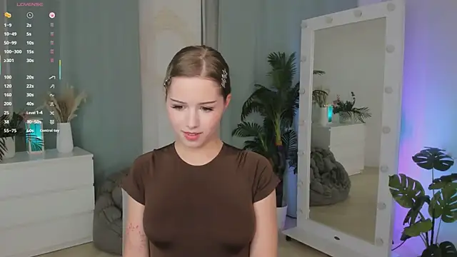 Snapshot of JanetMoor chatting on December 5, 2025, 9:00 pm JanetMoor online show from December 5, 2025, 9:00 pm