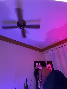 ZahaRose online show from December 4, 2025, 8:12 am