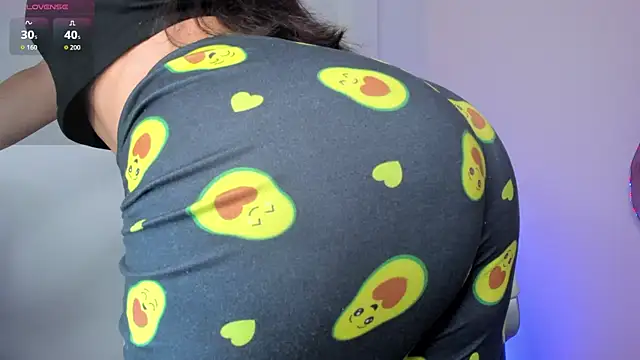 Ariah Walker  online show from November 15, 2025, 5:27 am