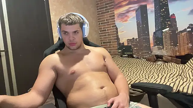 Snapshot of MusclePhantom chatting on November 10, 2025, 9:36 pm MusclePhantom online show from November 10, 2025, 9:36 pm