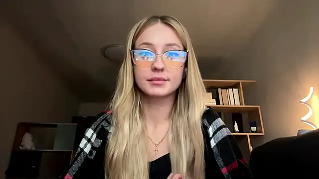 Snapshot of Jetta_Corsacami chatting on September 14, 2025, 1:32 pm Jetta Corsacami online show from September 14, 2025, 1:32 pm