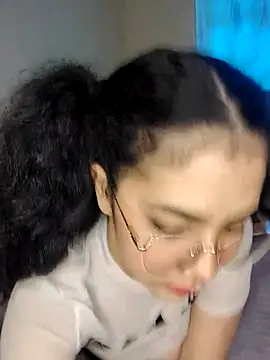 Snapshot of LunaRosse_ chatting on October 22, 2025, 11:32 am LunaRosse online show from October 22, 2025, 11:32 am