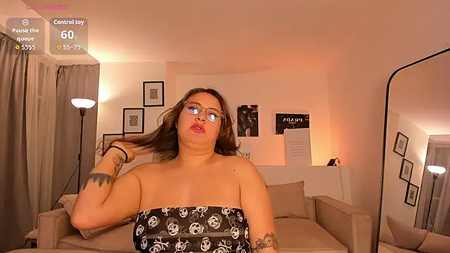 Snapshot of Laureen_se chatting on September 20, 2025, 5:30 am Laureen se online show from September 20, 2025, 5:30 am