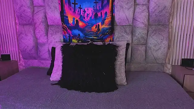 railey rosse  online show from October 16, 2025, 7:37 pm