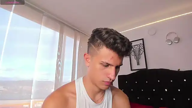 Snapshot of kevin_ahss chatting on November 6, 2025, 10:10 pm kevin ahss online show from November 6, 2025, 10:10 pm