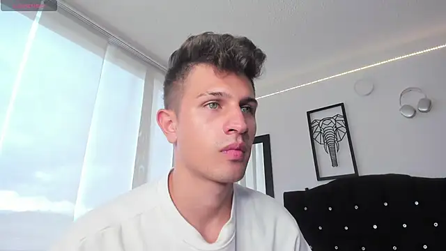 Snapshot of kevin_ahss chatting on November 13, 2025, 9:03 pm kevin ahss online show from November 13, 2025, 9:03 pm