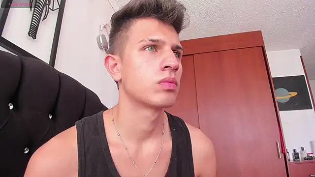 Snapshot of kevin_ahss chatting on November 14, 2025, 7:23 pm kevin ahss online show from November 14, 2025, 7:23 pm