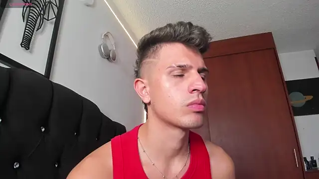 Snapshot of kevin_ahss chatting on November 21, 2025, 9:46 pm kevin ahss online show from November 21, 2025, 9:46 pm