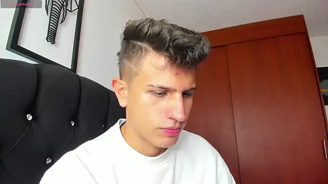 Snapshot of kevin_ahss chatting on November 27, 2025, 9:17 pm kevin ahss online show from November 27, 2025, 9:17 pm