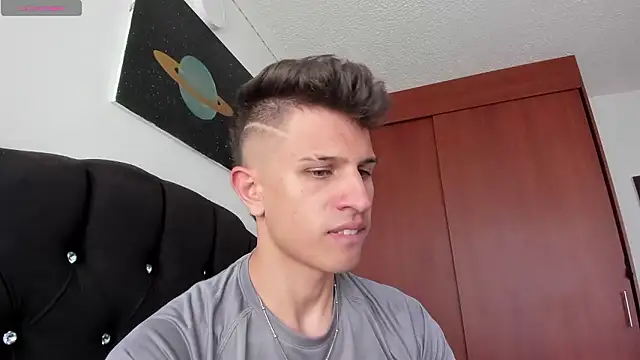 Snapshot of kevin_ahss chatting on January 9, 2026, 8:32 pm kevin ahss online show from January 9, 2026, 8:32 pm