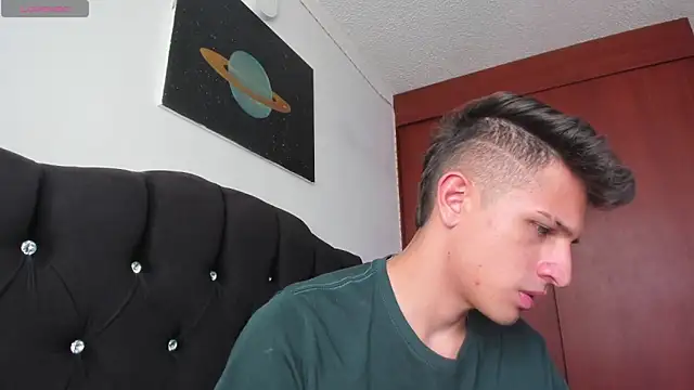 Snapshot of kevin_ahss chatting on February 12, 2026, 8:37 pm kevin ahss online show from February 12, 2026, 8:37 pm