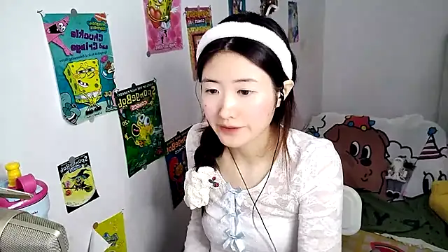 Snapshot of Moonlight-23 chatting on October 16, 2025, 6:47 am Moonlight-23 online show from October 16, 2025, 6:47 am