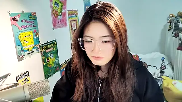 Snapshot of Moonlight-23 chatting on October 20, 2025, 12:49 pm Moonlight-23 online show from October 20, 2025, 12:49 pm