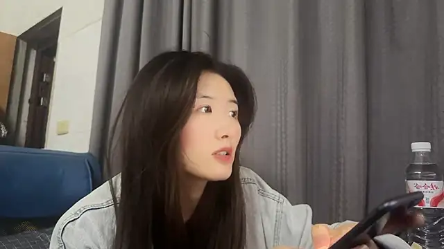 Snapshot of Moonlight-23 chatting on November 22, 2025, 12:59 pm Moonlight-23 online show from November 22, 2025, 12:59 pm