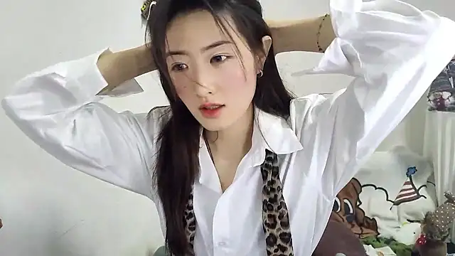 Snapshot of Moonlight-23 chatting on January 13, 2026, 1:05 pm Moonlight-23 online show from January 13, 2026, 1:05 pm