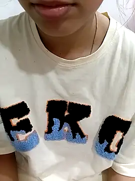 blueeyegirl22 online show from December 2, 2025, 11:04 am