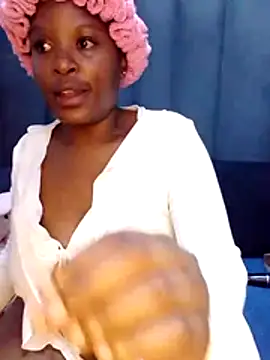 Snapshot of MrsMxx25 chatting on October 23, 2025, 8:40 pm MrsMxx25 online show from October 23, 2025, 8:40 pm