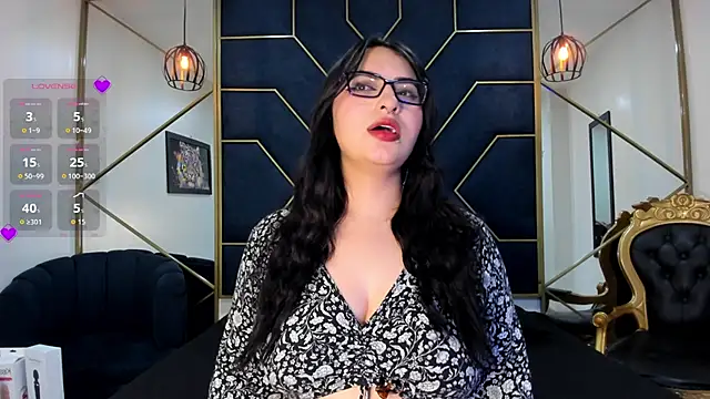 NavannyCattan online show from November 28, 2025, 4:04 am