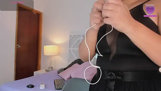 MikaelaStone online show from October 4, 2025, 11:41 am