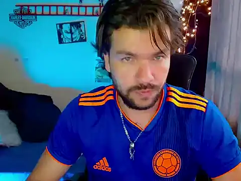 Snapshot of cortelioni_massimo_ chatting on January 6, 2026, 5:38 pm cortelioni massimo online show from January 6, 2026, 5:38 pm