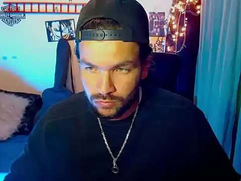 Snapshot of cortelioni_massimo_ chatting on January 18, 2026, 12:36 am cortelioni massimo online show from January 18, 2026, 12:36 am