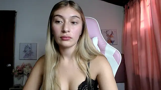 SophiaaLee online show from March 13, 2026, 10:49 pm