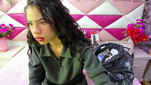 Snapshot of Nanis_James chatting on February 27, 2026, 2:44 am Nanis James online show from February 27, 2026, 2:44 am