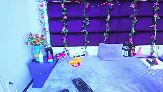 Nanis James online show from May 24, 2026, 3:11 am