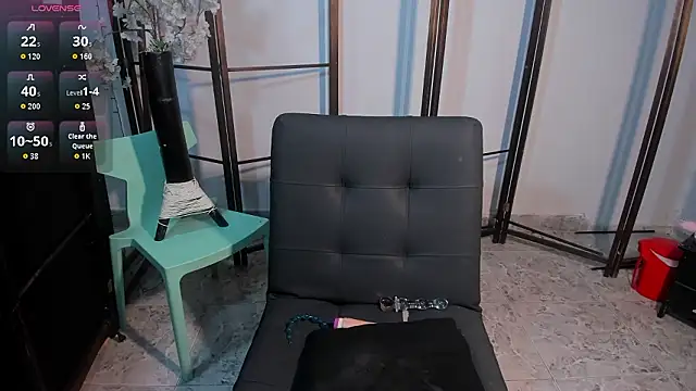 Snapshot of Thalia_220 chatting on February 24, 2026, 4:27 pm Thalia 220 online show from February 24, 2026, 4:27 pm