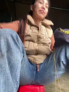 Snapshot of Huong-Ly chatting on November 5, 2025, 2:44 am Huong-Ly online show from November 5, 2025, 2:44 am