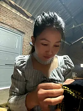 Snapshot of Huong-Ly chatting on November 18, 2025, 1:55 am Huong-Ly online show from November 18, 2025, 1:55 am