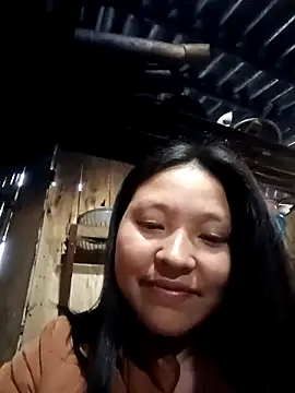 Snapshot of MuiNay chatting on February 2, 2026, 12:20 am MuiNay online show from February 2, 2026, 12:20 am