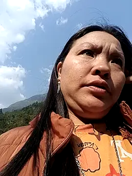 Snapshot of MuiNay chatting on February 7, 2026, 2:37 am MuiNay online show from February 7, 2026, 2:37 am