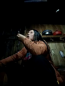 Snapshot of MuiNay chatting on February 25, 2026, 11:20 am MuiNay online show from February 25, 2026, 11:20 am