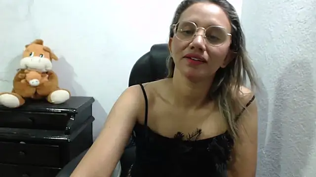 Snapshot of StarletTays chatting on March 17, 2026, 7:12 am StarletTays online show from March 17, 2026, 7:12 am