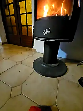 Snapshot of Stingles chatting on February 28, 2026, 10:00 pm Stingles online show from February 28, 2026, 10:00 pm