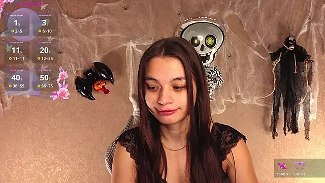 Snapshot of Leila_Hefner chatting on October 14, 2025, 2:23 am Leila Hefner online show from October 14, 2025, 2:23 am