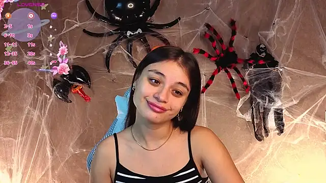 Snapshot of Leila_Hefner chatting on October 15, 2025, 2:44 am Leila Hefner online show from October 15, 2025, 2:44 am