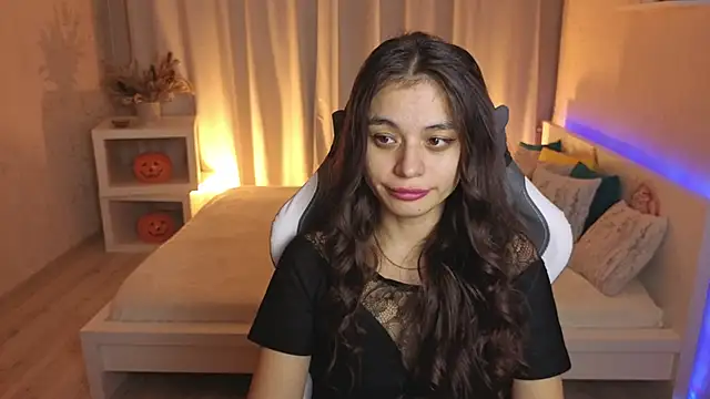 Snapshot of Leila_Hefner chatting on November 7, 2025, 4:18 pm Leila Hefner online show from November 7, 2025, 4:18 pm