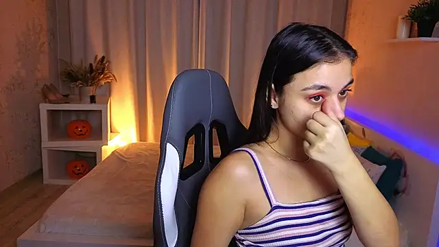 Snapshot of Leila_Hefner chatting on November 21, 2025, 3:16 am Leila Hefner online show from November 21, 2025, 3:16 am