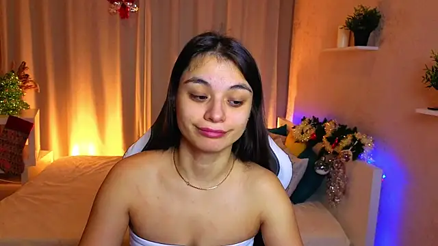 Snapshot of Leila_Hefner chatting on December 4, 2025, 2:43 am Leila Hefner online show from December 4, 2025, 2:43 am