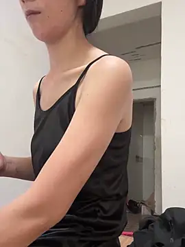 crhong666 online show from September 18, 2025, 1:40 am