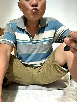 Snapshot of hotboy2x chatting on October 10, 2025, 12:20 am hotboy2x online show from October 10, 2025, 12:20 am