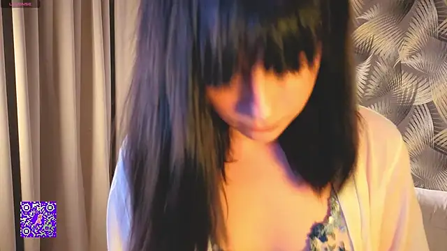 Snapshot of Honeey_Beee chatting on September 14, 2025, 7:02 pm Honeey Beee online show from September 14, 2025, 7:02 pm