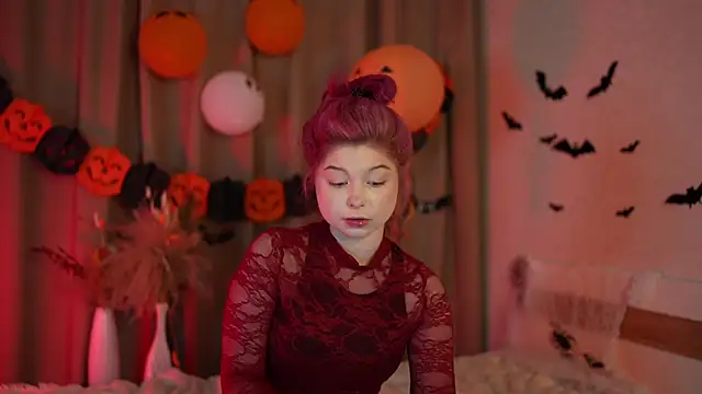 Snapshot of Stella_Vanila chatting on October 28, 2025, 11:29 pm Stella Vanila online show from October 28, 2025, 11:29 pm